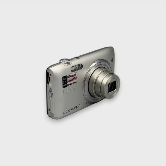 Nikon COOLPIX S3500 Digital Camera