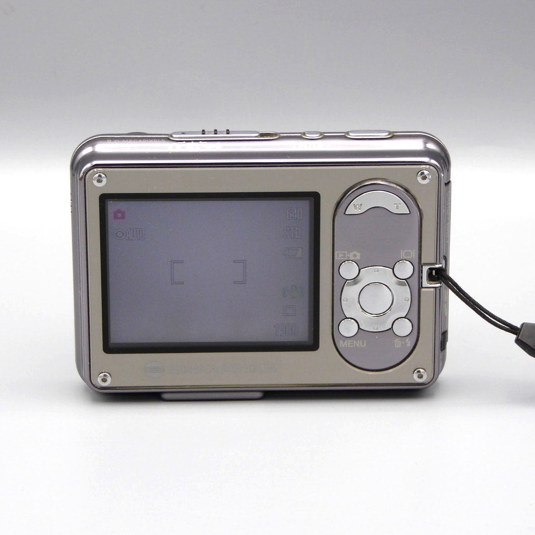 Konica Minolta DiMAGE X1 Digital Camera