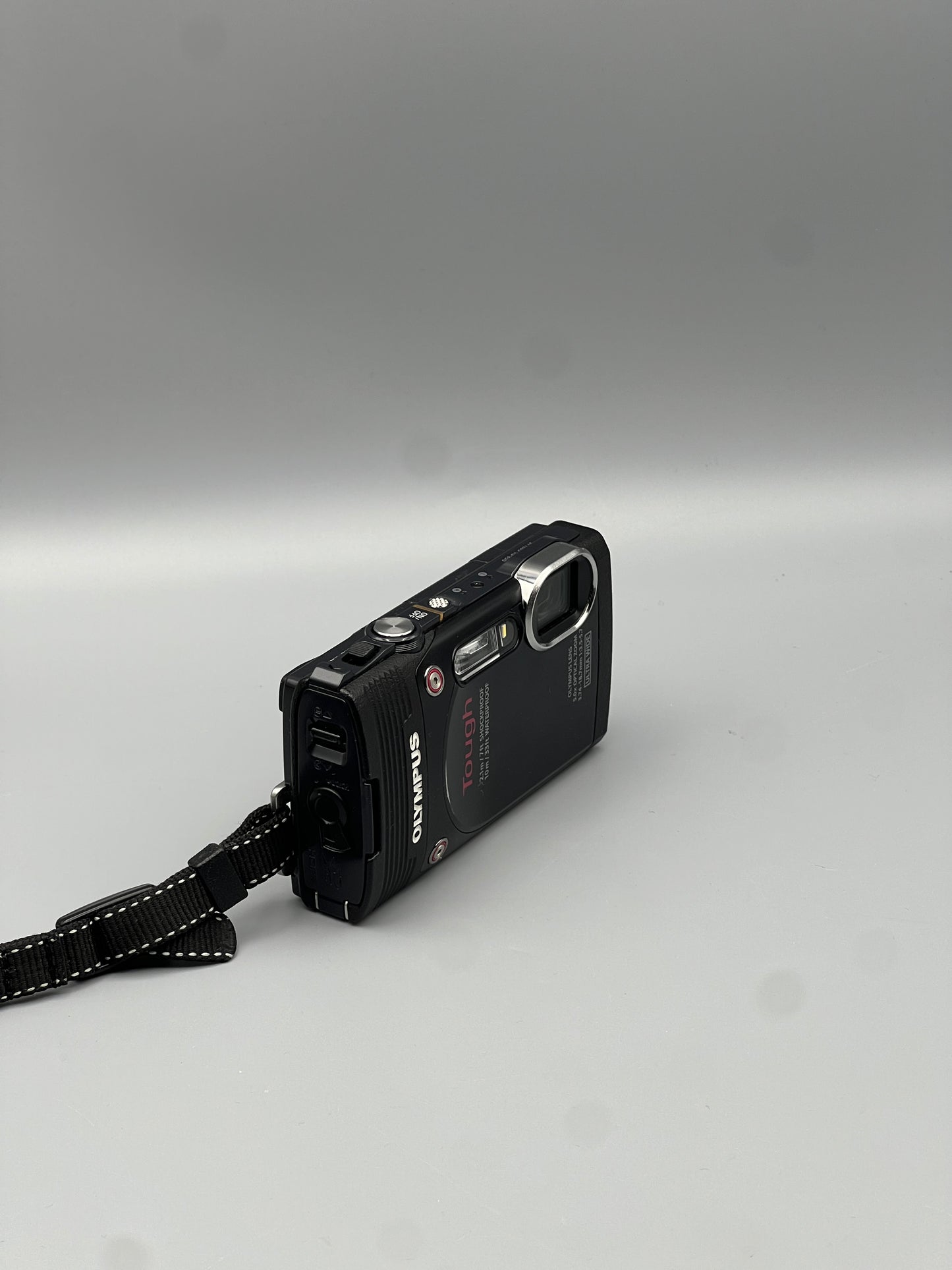 Olympus Stylus Tough TG-850 Digital Camera