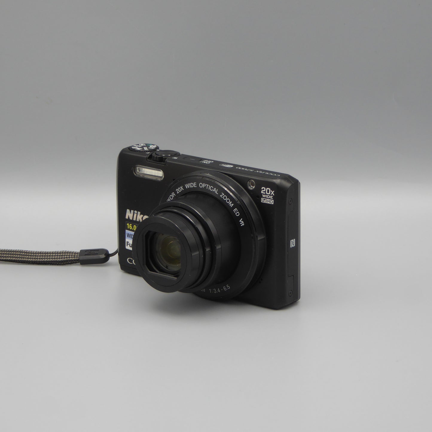 Nikon Coolpix S7000 Digital Camera