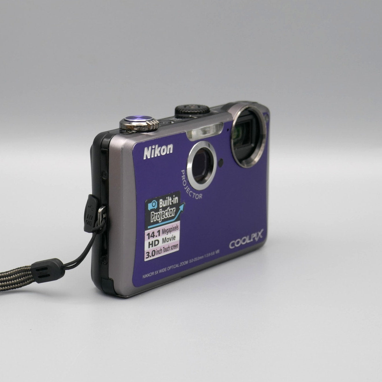 Nikon Coolpix S1100pj Digital Camera