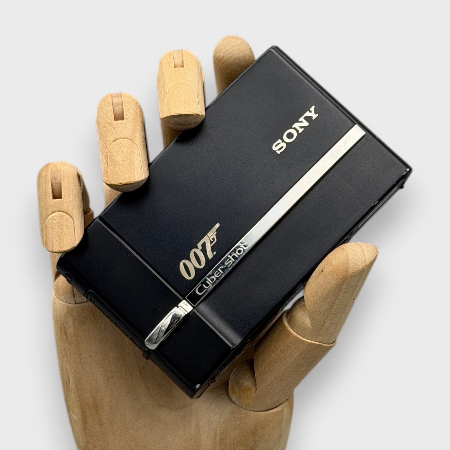 Sony Cyber-shot DSC-T50 James Bond 007 Casino Royale Limited Edition