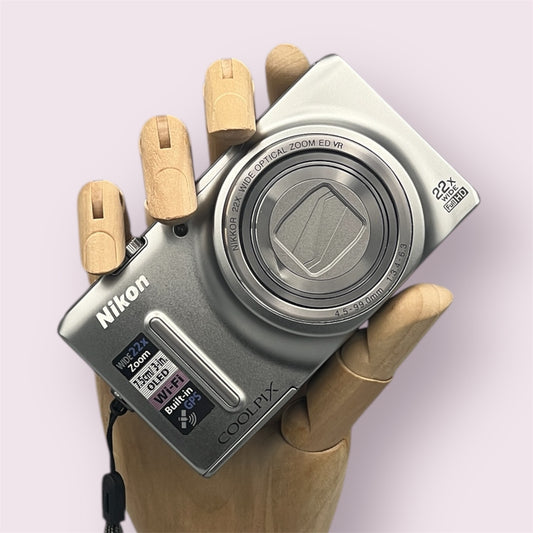 Nikon Coolpix S9500 silver - Retro Digitals