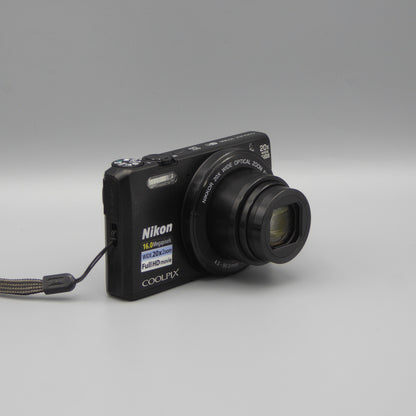 Nikon Coolpix S7000 Digital Camera