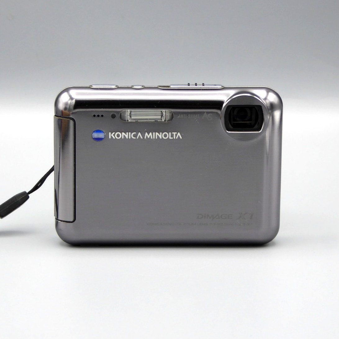 Konica Minolta DiMAGE X1 Digital Camera