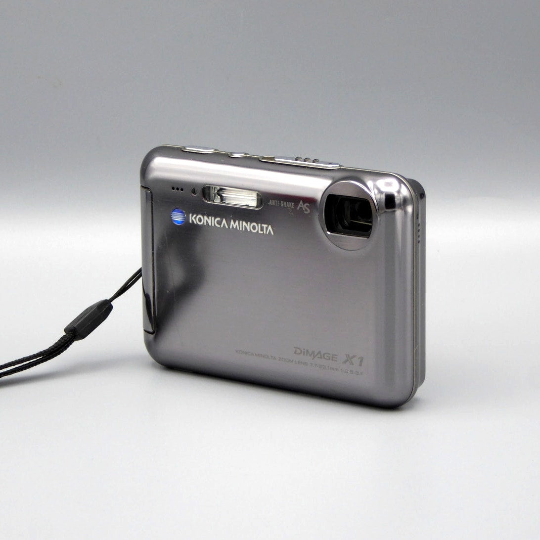 Konica Minolta DiMAGE X1 Digital Camera