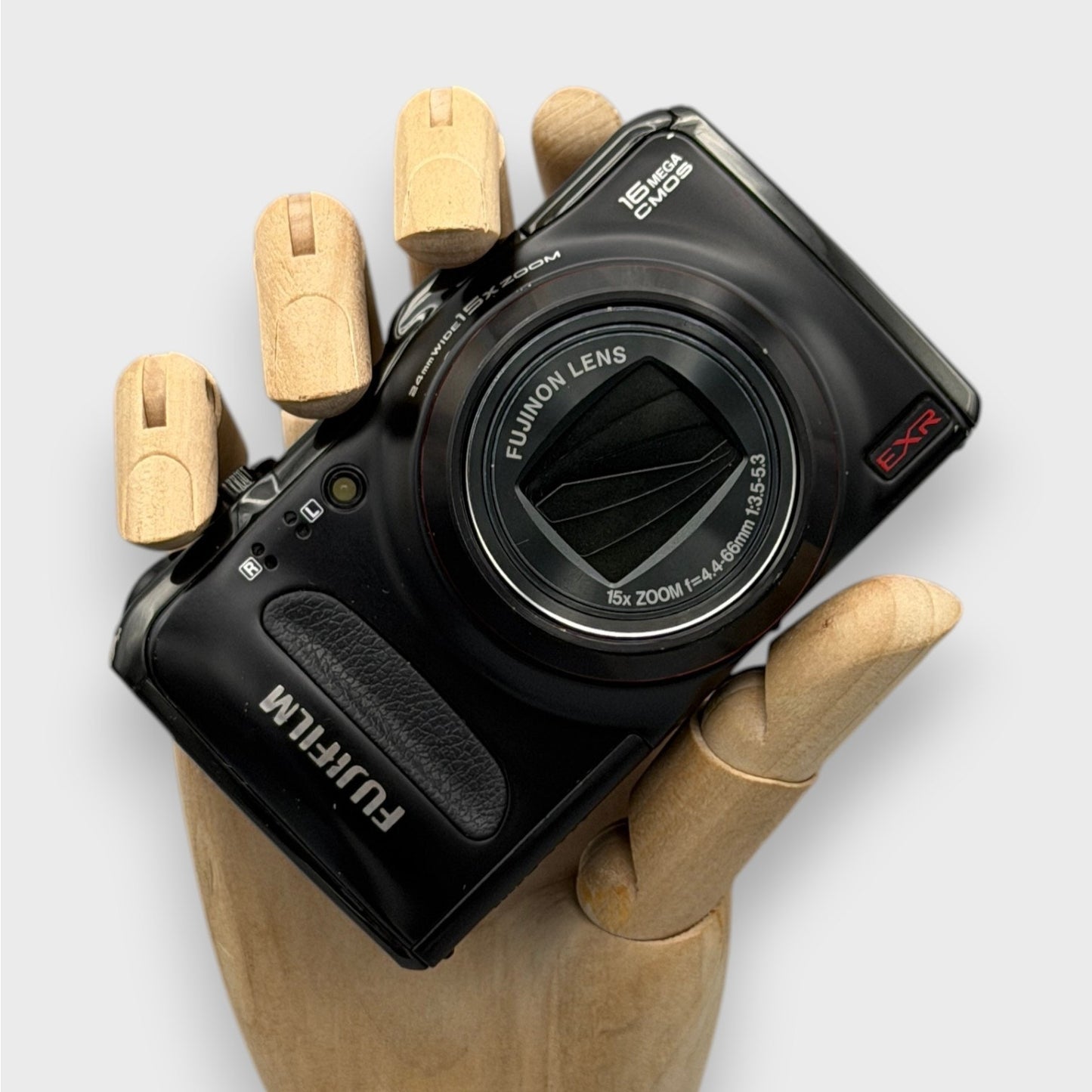 Fujifilm FinePix F550EXR Digital Camera