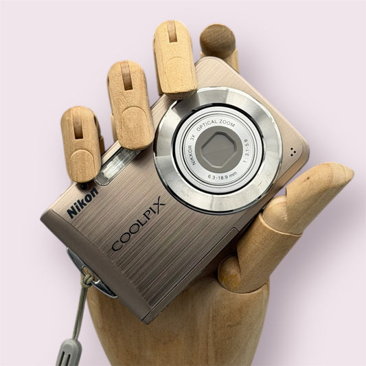 Nikon Coolpix S210 Digital Camera